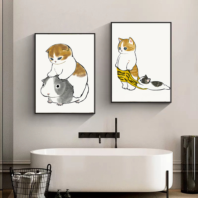 Home Bathroom Pictures - Kot w toalecie bawiący się telefonem